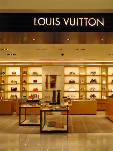 louis vuitton operations manager salary|Louis Vuitton Manager Salaries .